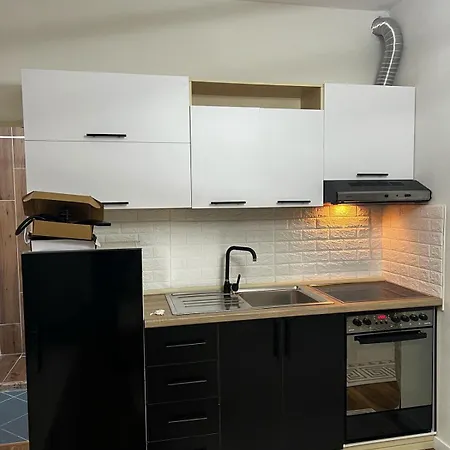Art's Apartman *