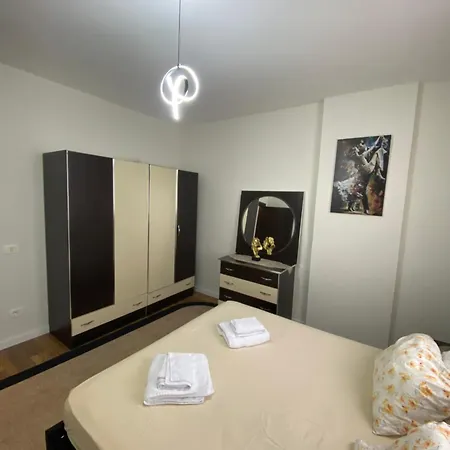 Art's Apartment Durres