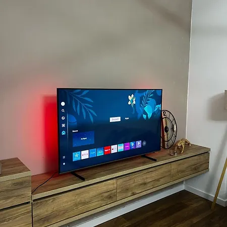 Apartment Art's